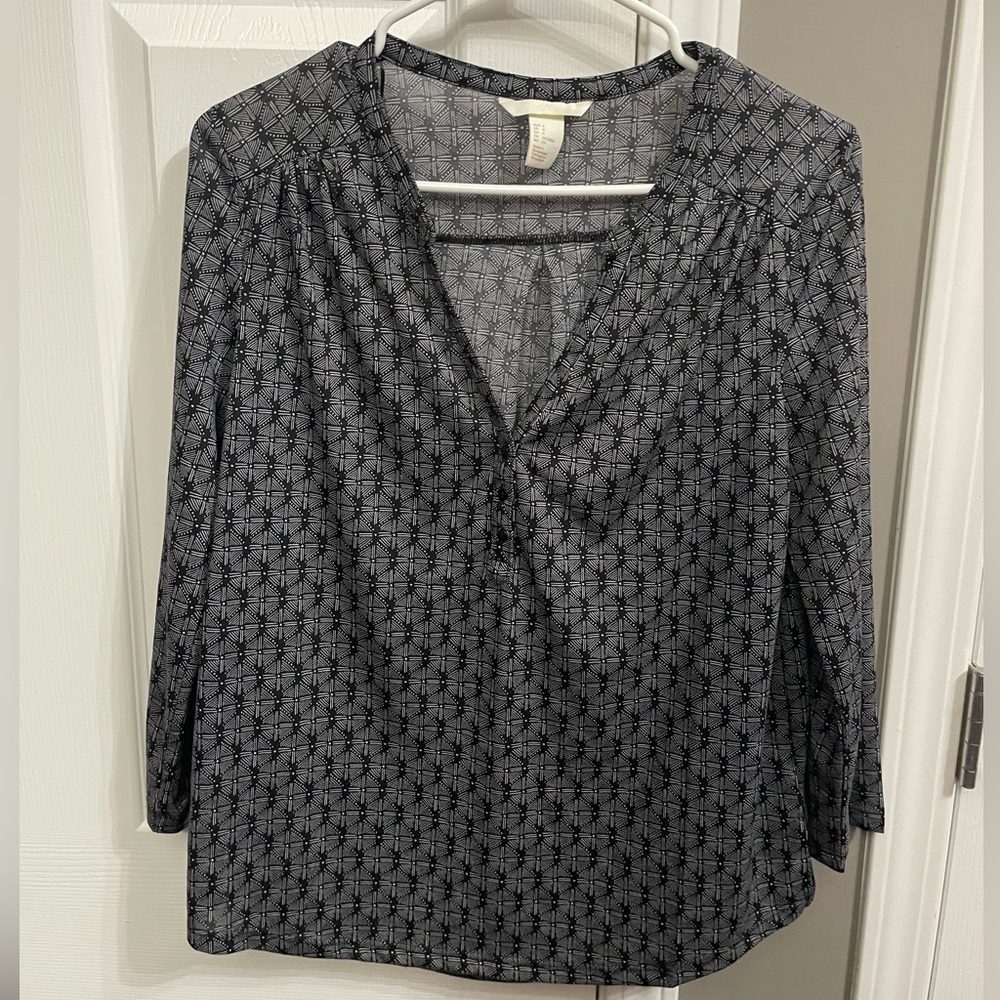 H&M Grey Patterned Blouse